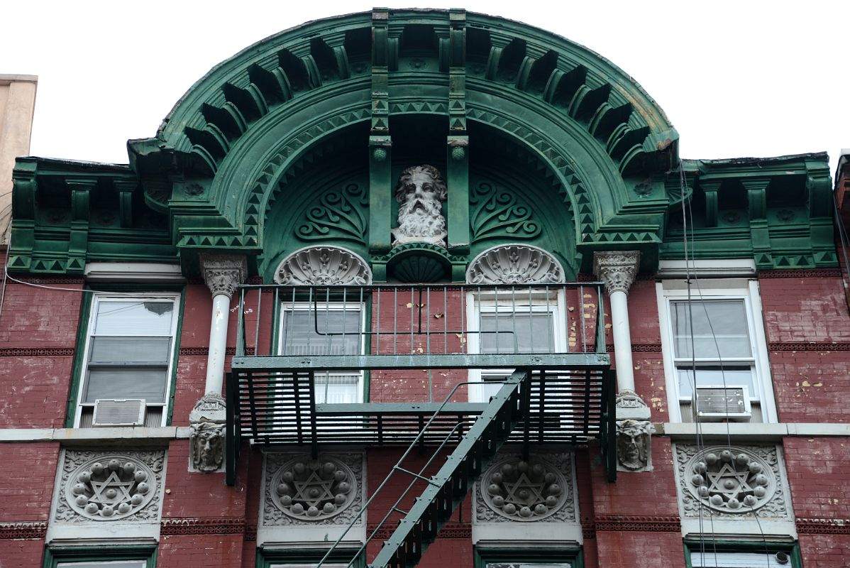 09-2 Bust And Stars Of David On The Upper Part Of 375 Broome Street In Little Italy New York City